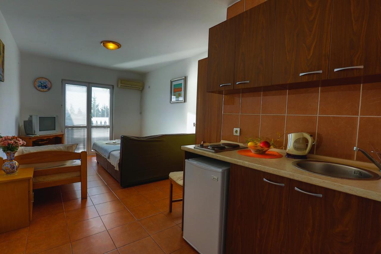 סוטומורה Guest House Perovic מראה חיצוני תמונה
