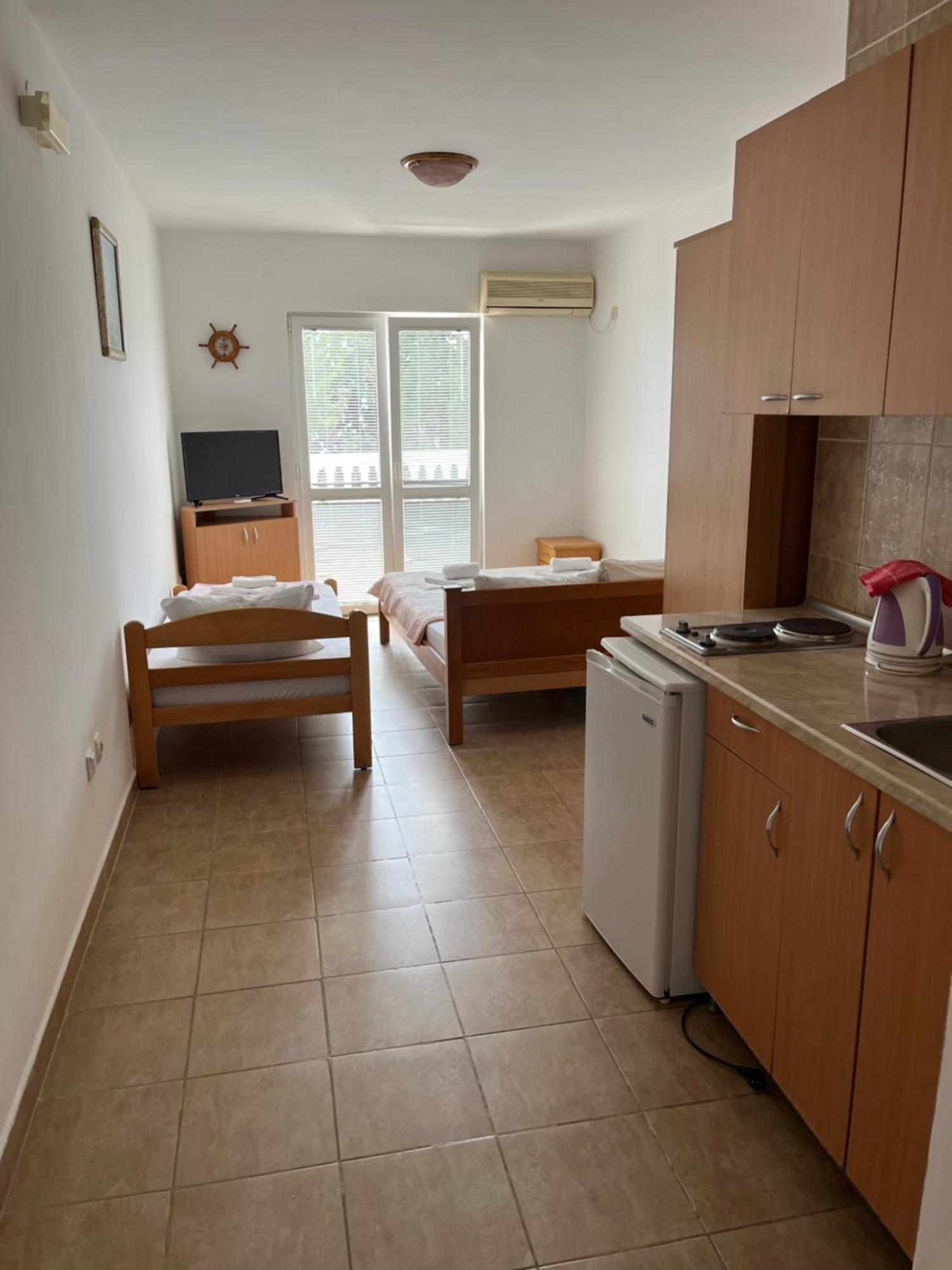 סוטומורה Guest House Perovic מראה חיצוני תמונה